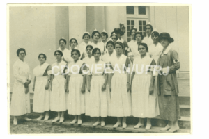 Enfermeiras Diplomadas da Escola de Enfermeiras do Departamento Nacional de Saúde Pública - 1925 (À esquerda: Enfemeira Clara Louise Kienninger; À direita: Enfermeira Ethel Parsons)